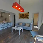 Near Clot & Sagrada Familia Apartment